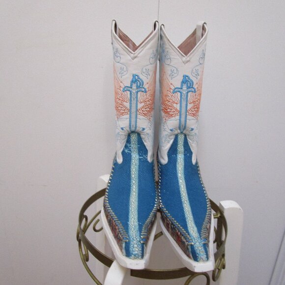Aguila RealTurquoise & White Stingray Cowgirl Boots 100 % Leather, size 8.5 - Picture 9 of 10